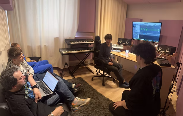 Tim Storck bei einer Filmscoring Session